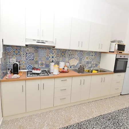 La Terrazza Sugli Dei Apartment *