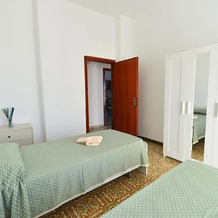 La Terrazza Sugli Dei Apartment *